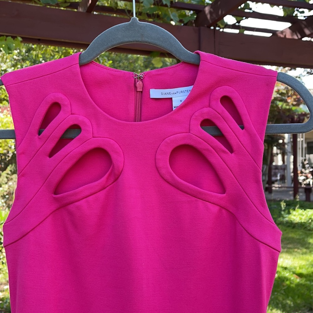 🌺 Diane von Furstenberg; STUNNING Fuschia Dress 0 - Picture 5 of 16